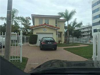 1701 michigan ave. Homes for sale in Miami Beach