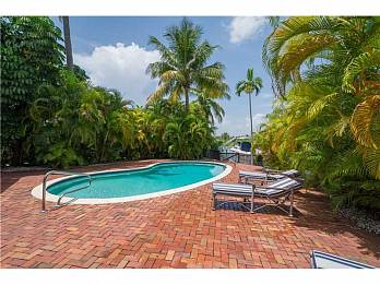 3172 n bay rd. Homes for sale in Miami Beach