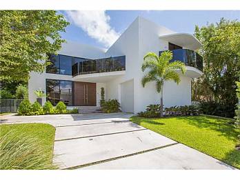 2125 n bay rd. Homes for sale in Miami Beach