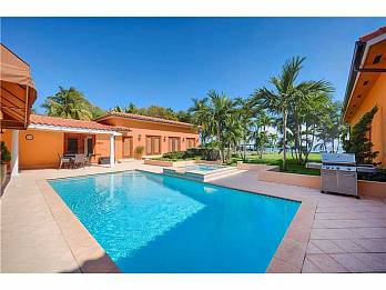 5851 n bayshore dr. Homes for sale in Miami