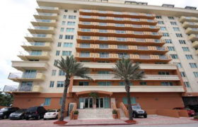 Spiaggia Surfside. Condominiums for sale in Surfside