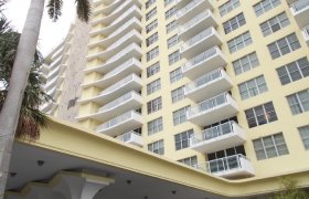 5600 Collins. Condominiums for sale in Miami Beach